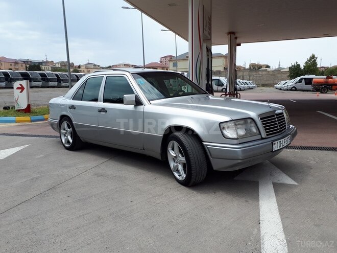 Mercedes E 280 1995, 422,000 km - 2.8 l - Bakı