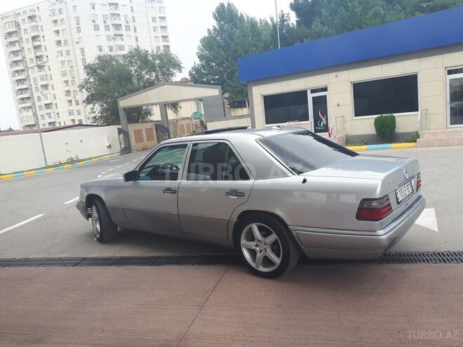 Mercedes E 280 1995, 422,000 km - 2.8 l - Bakı