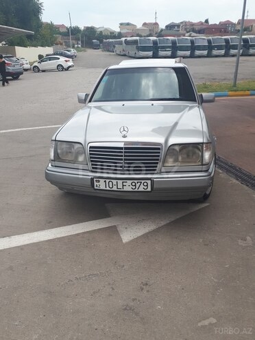 Mercedes E 280 1995, 422,000 km - 2.8 l - Bakı