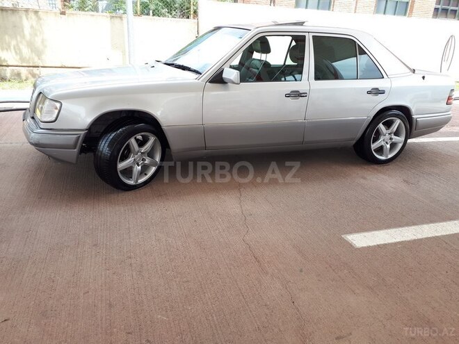 Mercedes E 280 1995, 422,000 km - 2.8 l - Bakı