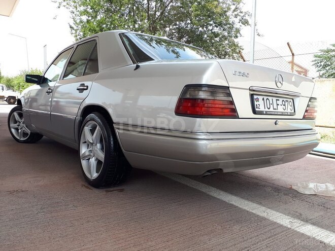Mercedes E 280 1995, 422,000 km - 2.8 l - Bakı