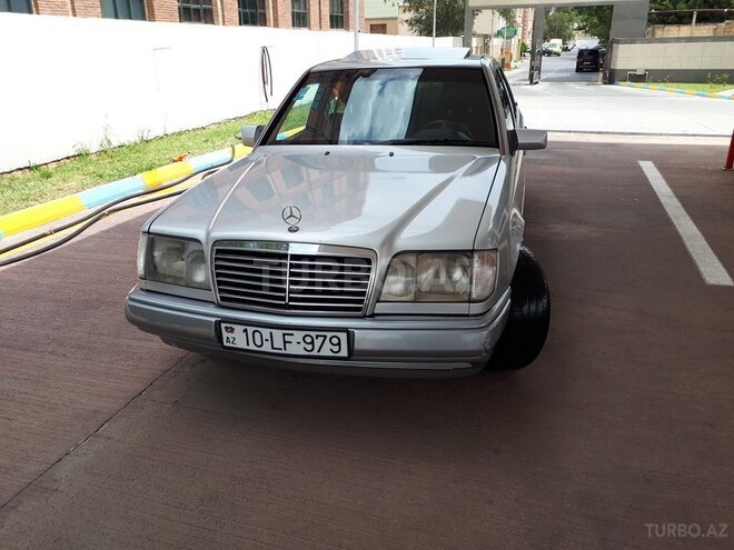 Mercedes E 280 1995, 422,000 km - 2.8 l - Bakı