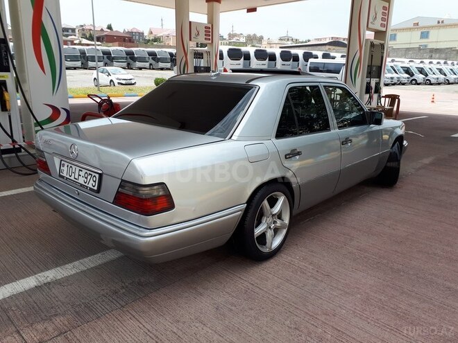 Mercedes E 280 1995, 422,000 km - 2.8 l - Bakı