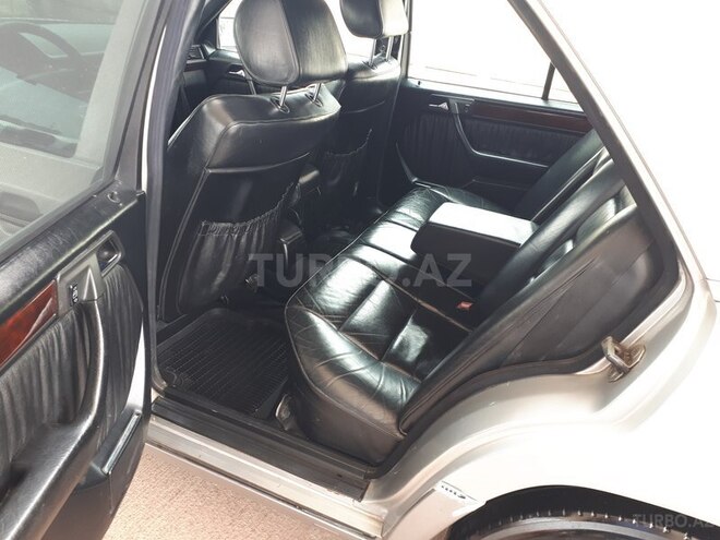 Mercedes E 280 1995, 422,000 km - 2.8 l - Bakı