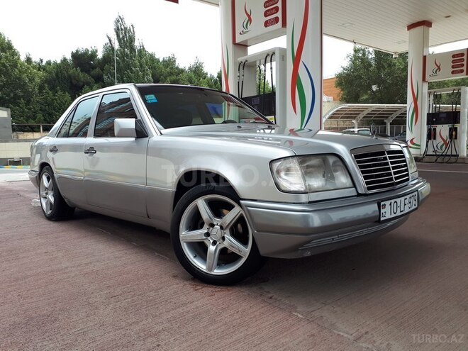 Mercedes E 280 1995, 422,000 km - 2.8 l - Bakı