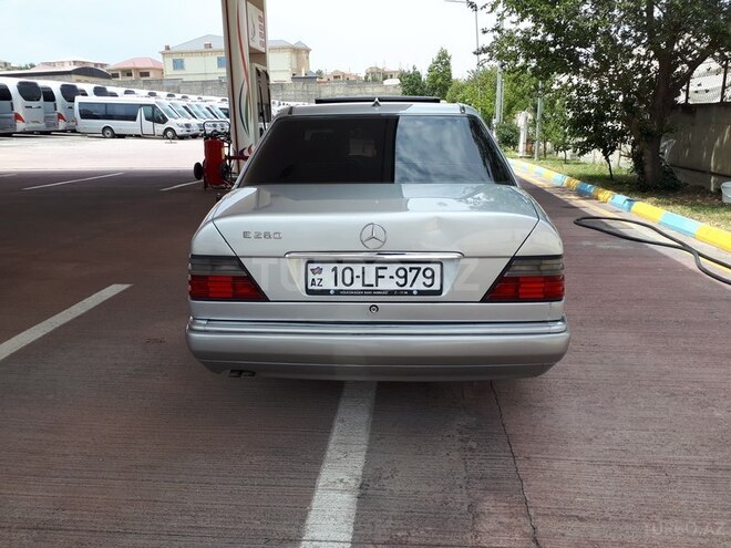 Mercedes E 280 1995, 422,000 km - 2.8 l - Bakı