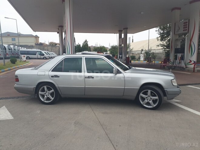 Mercedes E 280 1995, 422,000 km - 2.8 l - Bakı
