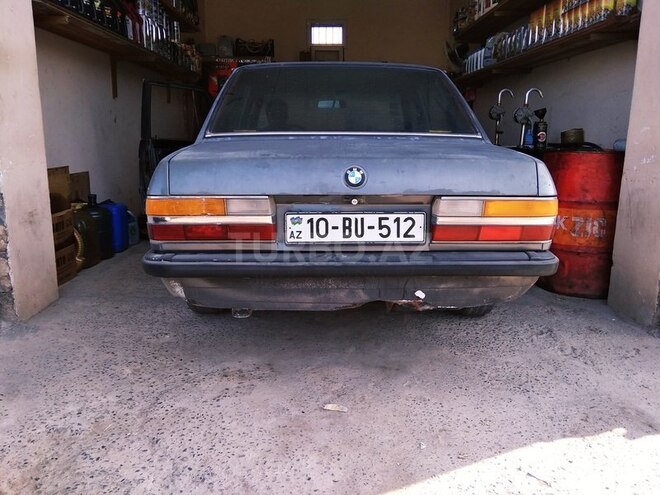 BMW 520 1988, 221,000 km - 2.0 l - Bakı