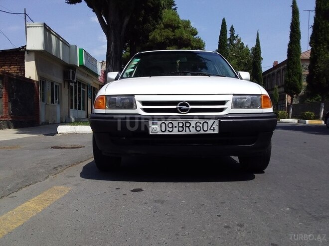 Opel Astra 1992, 320,000 km - 1.7 л - Zaqatala