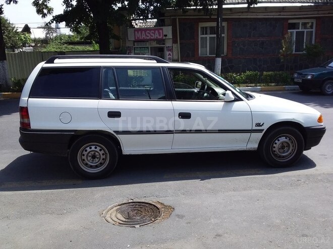 Opel Astra 1992, 320,000 km - 1.7 л - Zaqatala