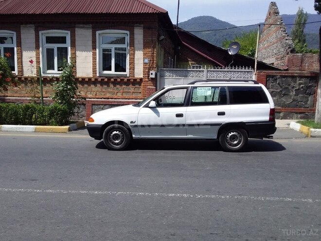Opel Astra 1992, 320,000 km - 1.7 л - Zaqatala