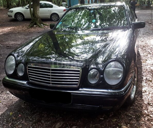 Mercedes E 240 1999, 251,000 km - 2.4 л - Bakı