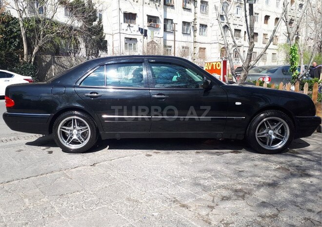 Mercedes E 240 1999, 251,000 km - 2.4 л - Bakı