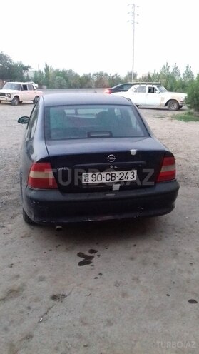 Opel Vectra 1997, 350,000 km - 1.6 l - Saatlı
