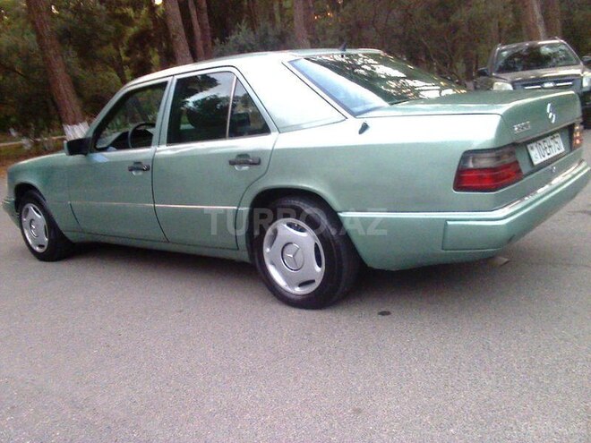 Mercedes E 230 1990, 320,000 km - 2.3 l - Sumqayıt
