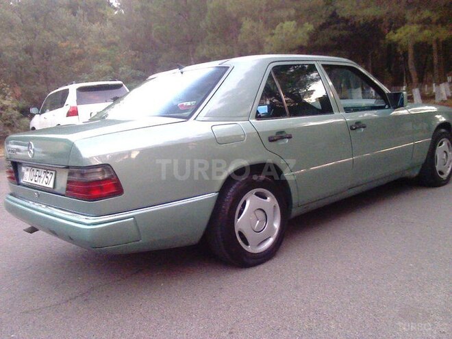 Mercedes E 230 1990, 320,000 km - 2.3 l - Sumqayıt