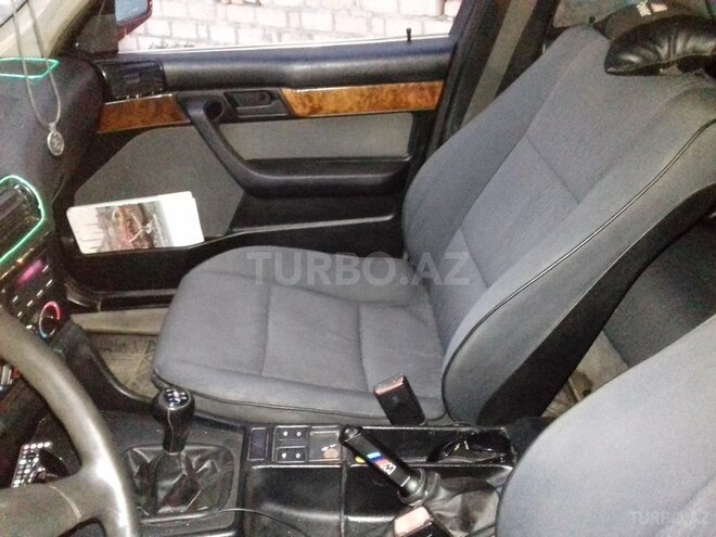 BMW 520 1991, 128,000 km - 2.0 l - Gəncə