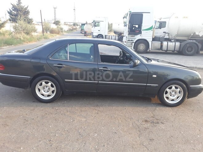 Mercedes E 280 1996, 235,484 km - 2.8 l - Bakı