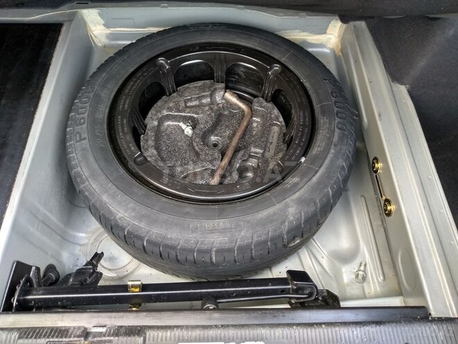 Mercedes E 200 2000, 237,000 km - 2.0 l - Salyan