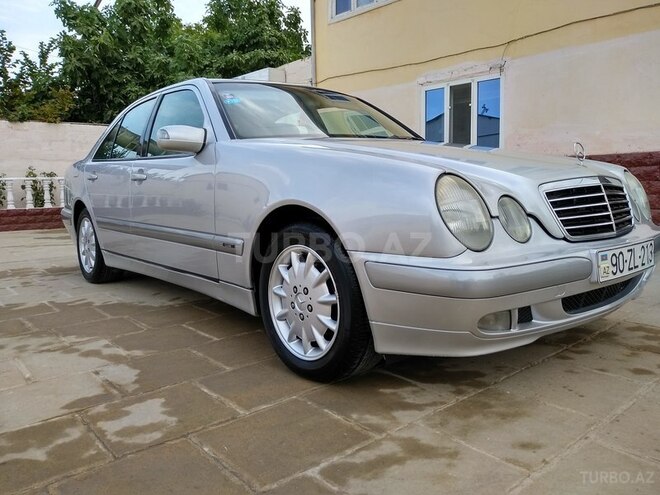 Mercedes E 200 2000, 237,000 km - 2.0 l - Salyan