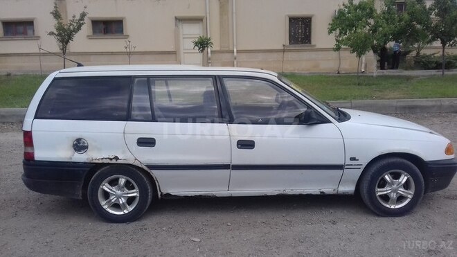 Opel Astra 1992, 291,842 km - 1.6 l - Bakı