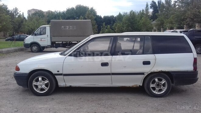 Opel Astra 1992, 291,842 km - 1.6 l - Bakı