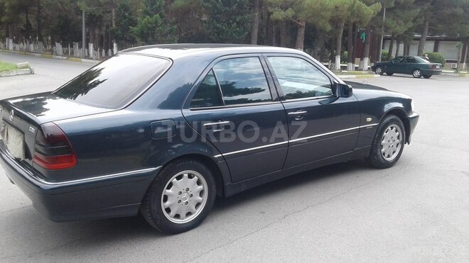 Mercedes C 220 2000, 378,234 km - 2.2 l - Bakı
