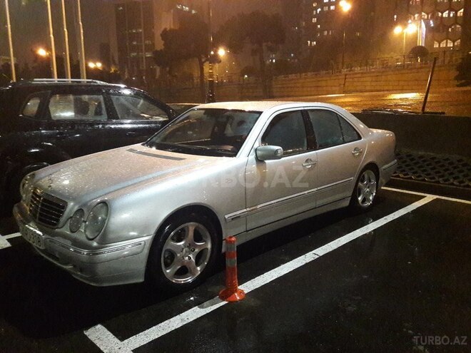 Mercedes E 200 2001, 190,000 km - 2.0 l - Bakı