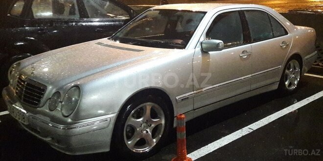 Mercedes E 200 2001, 190,000 km - 2.0 l - Bakı