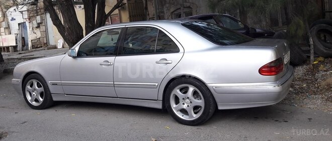 Mercedes E 200 2001, 190,000 km - 2.0 l - Bakı