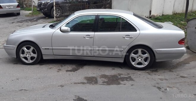 Mercedes E 200 2001, 190,000 km - 2.0 l - Bakı