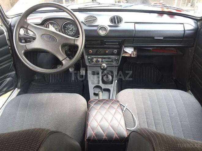 LADA (VAZ) 2106 2002, 250,000 km - 1.6 l - Salyan