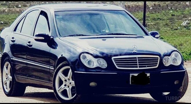 Mercedes C 240 2001, 234,000 km - 2.6 l - Qobustan