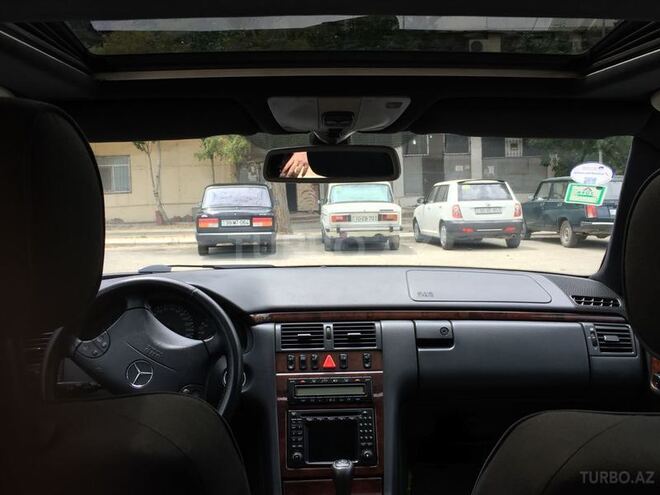 Mercedes E 280 2000, 284,000 km - 2.8 л - Bakı