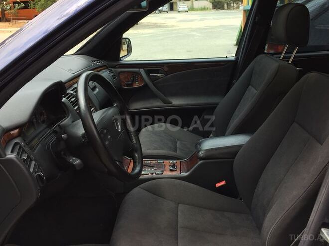 Mercedes E 280 2000, 284,000 km - 2.8 л - Bakı