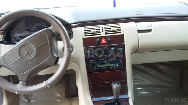 Mercedes E 230 1997, 250,000 km - 2.3 л - Bakı