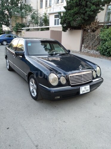Mercedes E 320 1999, 279,000 km - 3.2 l - Bakı