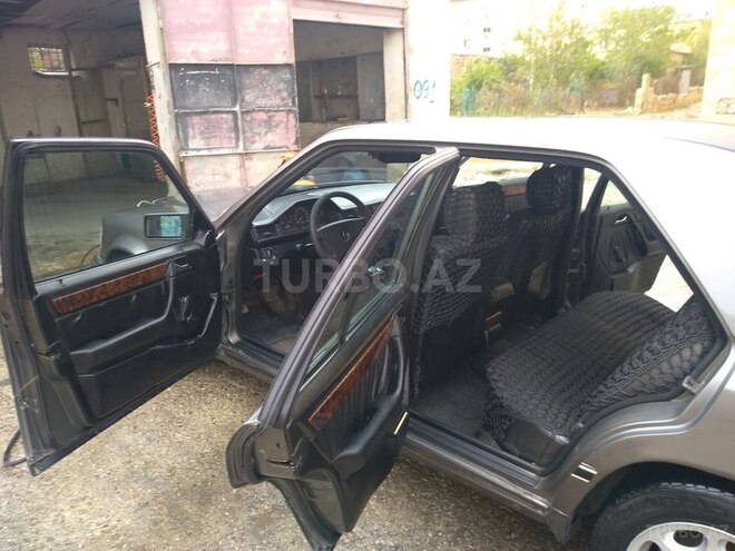 Mercedes E 260 1986, 400,000 km - 2.6 l - Bakı