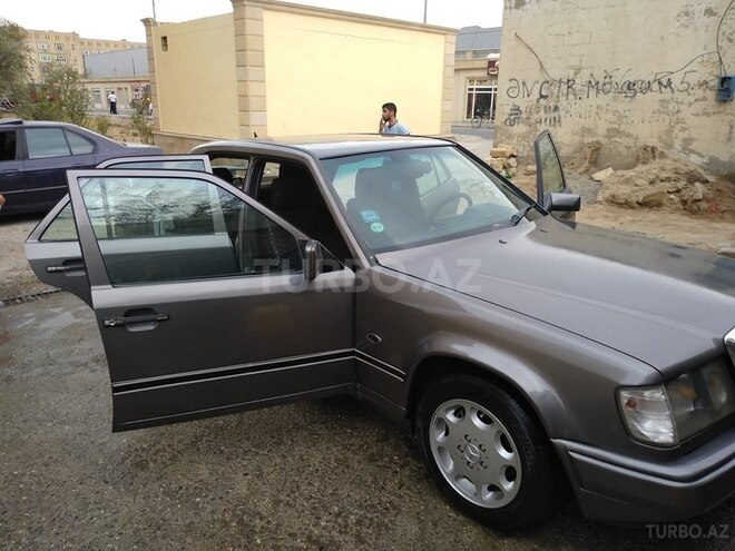 Mercedes E 260 1986, 400,000 km - 2.6 l - Bakı
