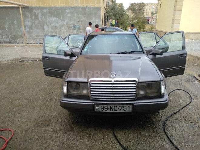 Mercedes E 260 1986, 400,000 km - 2.6 l - Bakı