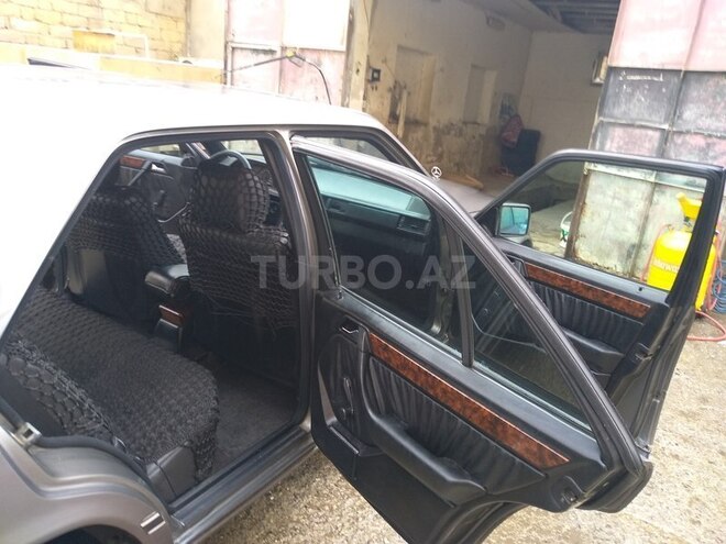 Mercedes E 260 1986, 400,000 km - 2.6 l - Bakı
