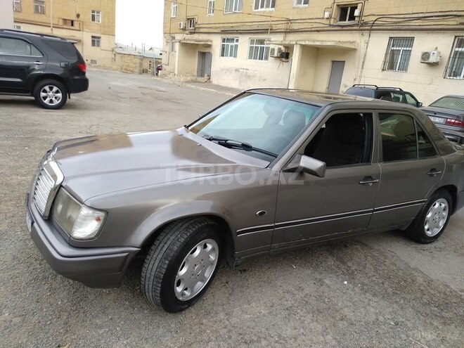 Mercedes E 260 1986, 400,000 km - 2.6 l - Bakı