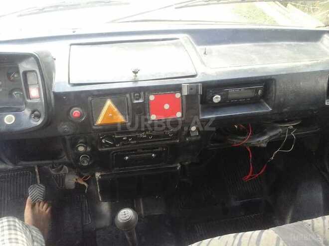 GAZ 330200 1996, 3,200,000 km - 2.4 л - Salyan
