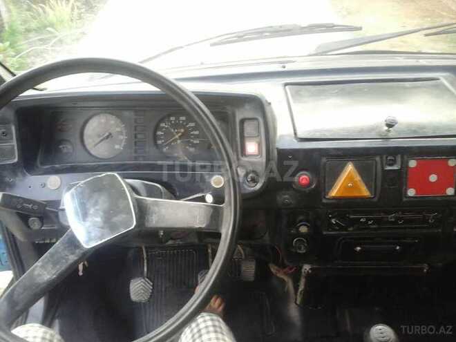 GAZ 330200 1996, 3,200,000 km - 2.4 л - Salyan
