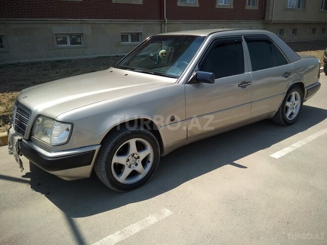 Mercedes E 220 1993, 384,324 km - 0.2 л - Bakı