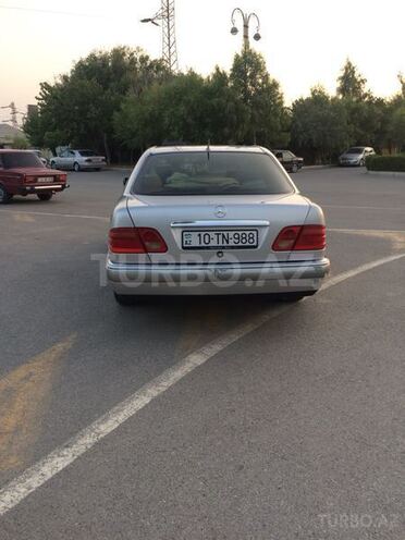 Mercedes E 230 1995, 402,000 km - 2.3 l - Sumqayıt