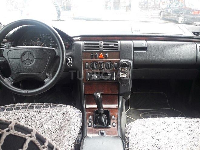 Mercedes E 290 1996, 297,000 km - 2.9 l - Bakı