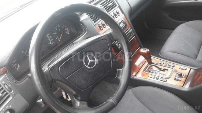 Mercedes E 320 1999, 370,000 km - 3.2 l - Bakı