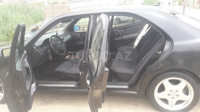 Mercedes E 320 1999, 370,000 km - 3.2 l - Bakı