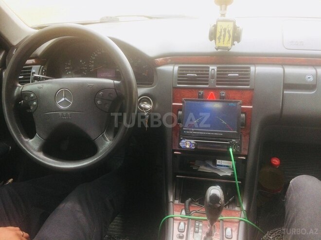 Mercedes E 220 2001, 282 km - 2.2 л - Şəmkir